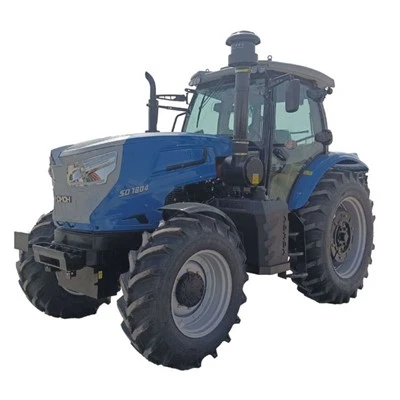 Velký zemědělský kolový traktor o výkonu 180 koní